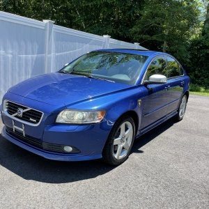 Research 2009
                  VOLVO S40 pictures, prices and reviews